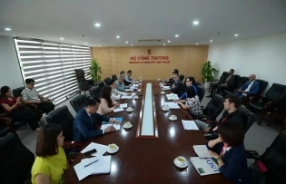 Vietnam, US prioritise opening markets for farm produce: Official