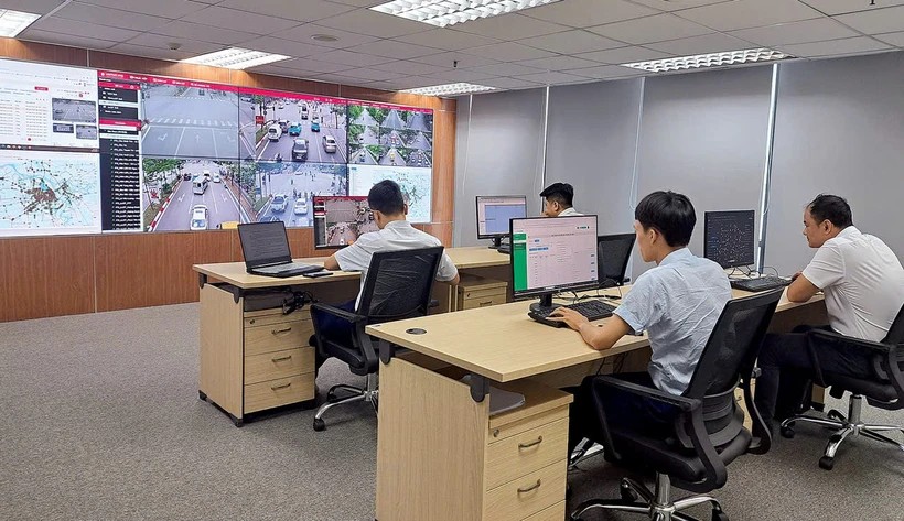 Hanoi's intelligent traffic operation centre proves effective (Photo: hanoimoi.vn)