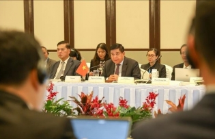 Vietnam, Singapore promote economic, technology, investment connectivity