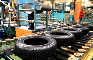 South Africa launches anti-dumping investigation on car and bus tyres from Việt Nam