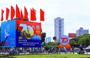 A colourful Hà Nội welcomes Liberation Day
