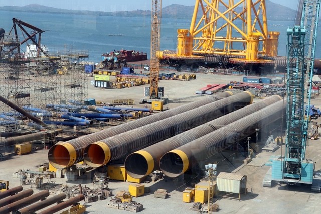 Part of the offshore wind power foundation is being constructed by PetroVietNam Technical Services Corporation (PTSC) at a port in the southern province of Bà Rịa - Vũng Tàu. — VNA/VNS Photo Mạnh Dương