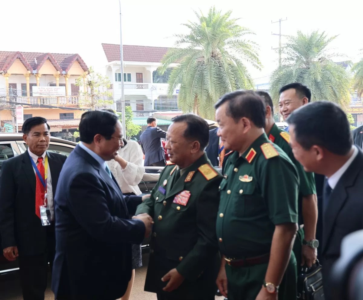 Prime Minister Pham Minh Chinh visits Star Telecom (Unitel) – a Laos-based joint venture of Viettel on the afternoon of October 8