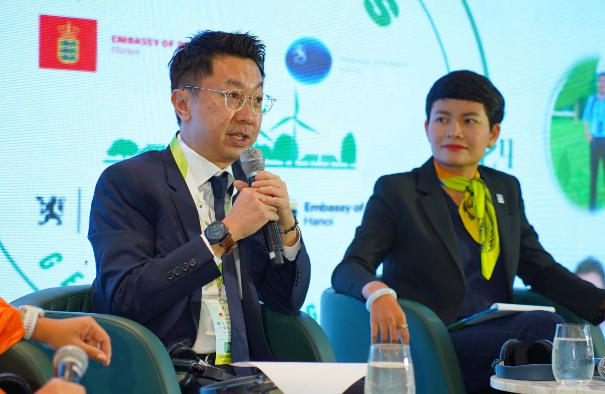 Mr. Andrew Khan stated that Carlsberg Vietnam aims to achieve net-zero emissions in production by 2028