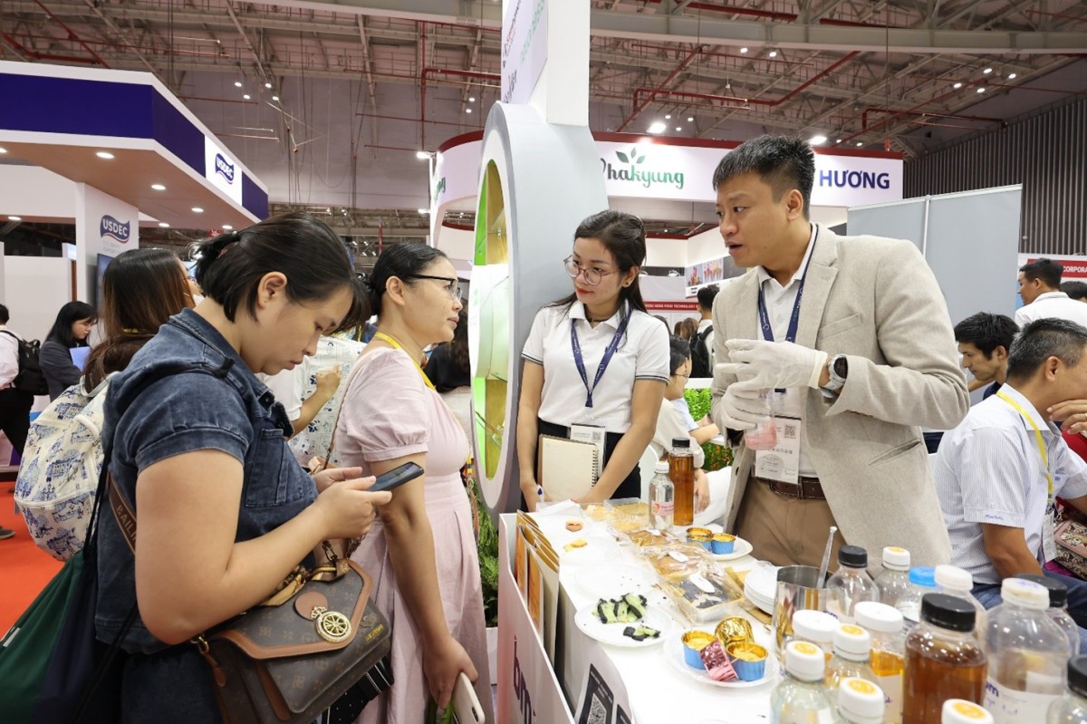 8,424 taste makers gather at FI Vietnam 