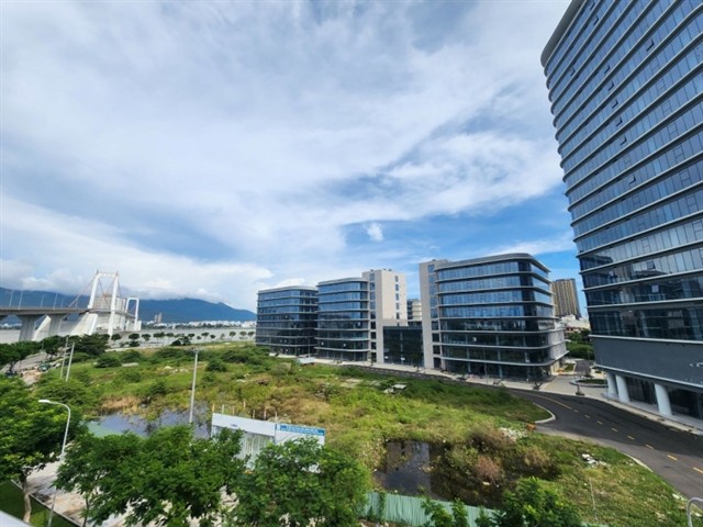 New buildings of Đà Nẵng Software Park No 2. The park will be included in the Đà Nẵng centralised information technology (CIT) zone covering the already operated area of Software Park No 1 and newly built software Park No 2. Photo courtesy of Hoài Thu 