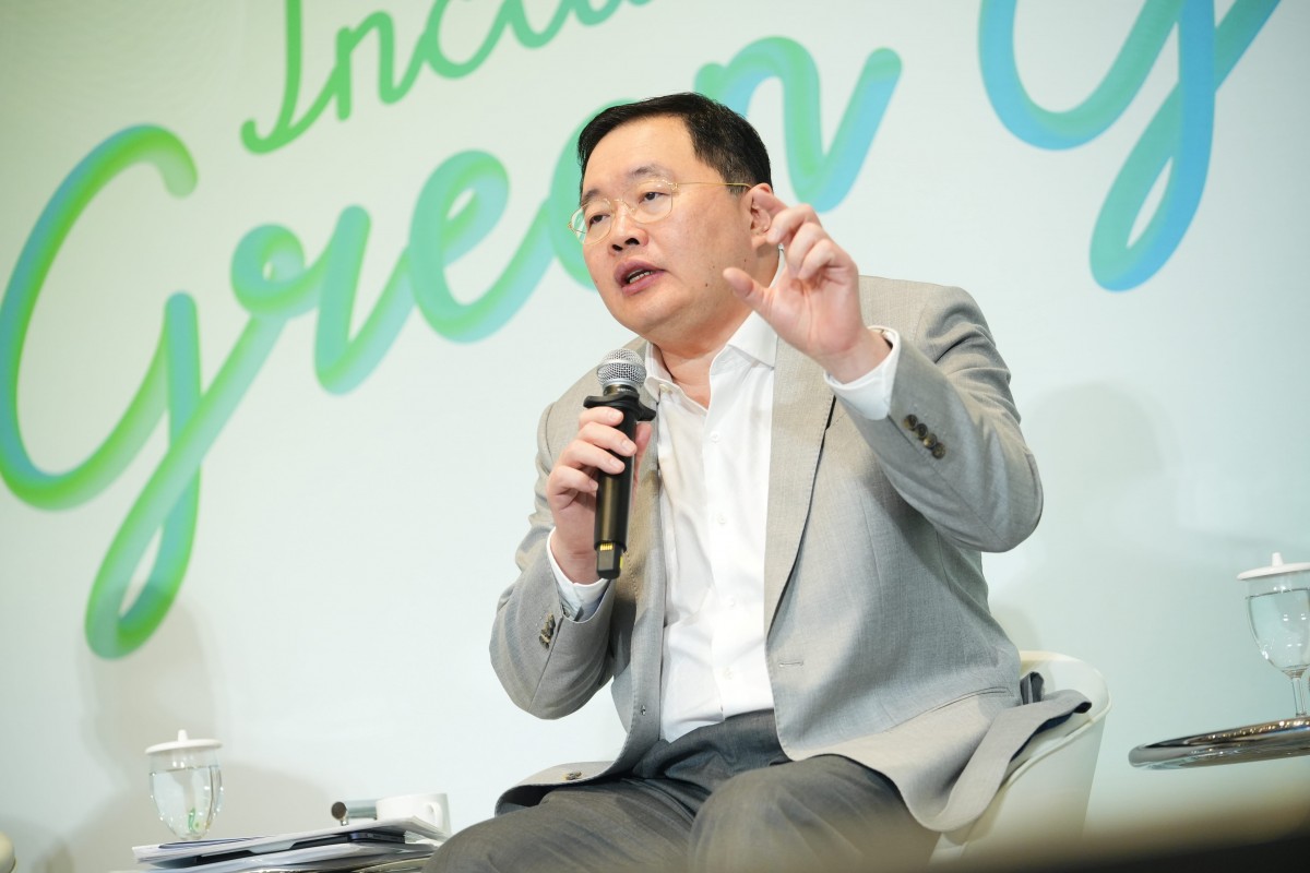 Mr.Thammasak Sethaudom, President and CEO of SCG