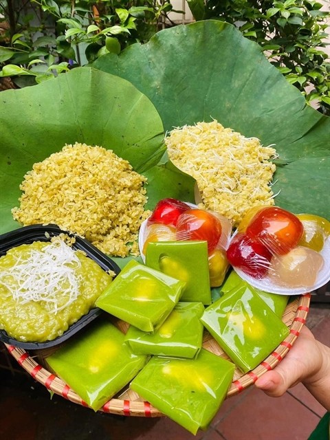 Picture shows several kinds of cakes made of cốm. VNS Photo Hoàng Lan Picture shows several kinds of cakes made of cốm. VNS Photo Hoàng Lan