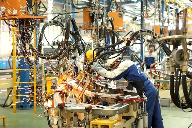 Production at Huyndai Thành Công, Ninh Bình. — VNA/VNS Photo