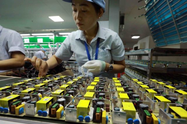 An assembly line at a Taiwanese-invested company in Hải Phòng, specialising in plastic products and electronic components for the printing industry. FDI enterprises have more advantages than domestic ones in joining the global electronics supply chains. VNA/VNS Photo
