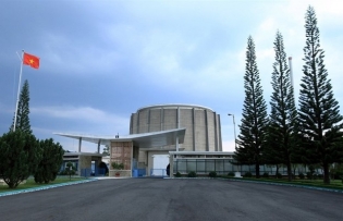 Việt Nam resumes nuclear power project amid rising energy demands