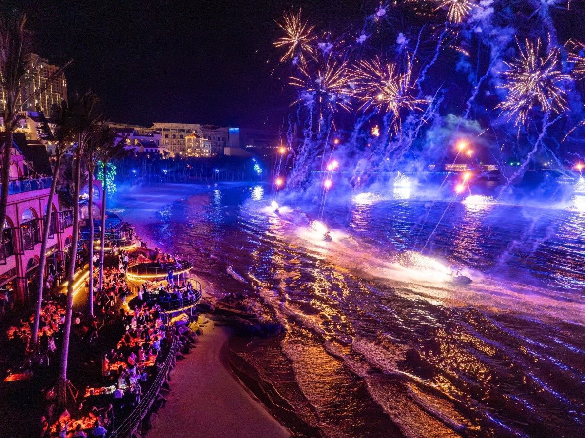 Tourists enjoy beer, watch extreme sports and fireworks at Sun Bavaria Bistro