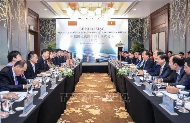 Participants at the the 44th Vietnam-China border railway conference held in Hanoi on December 12, 2024. (Photo: VNA)