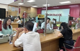 Many banks increase deposit interest rates in year-end period