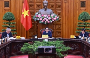 PM requests no one be left behind in apparatus restructuring