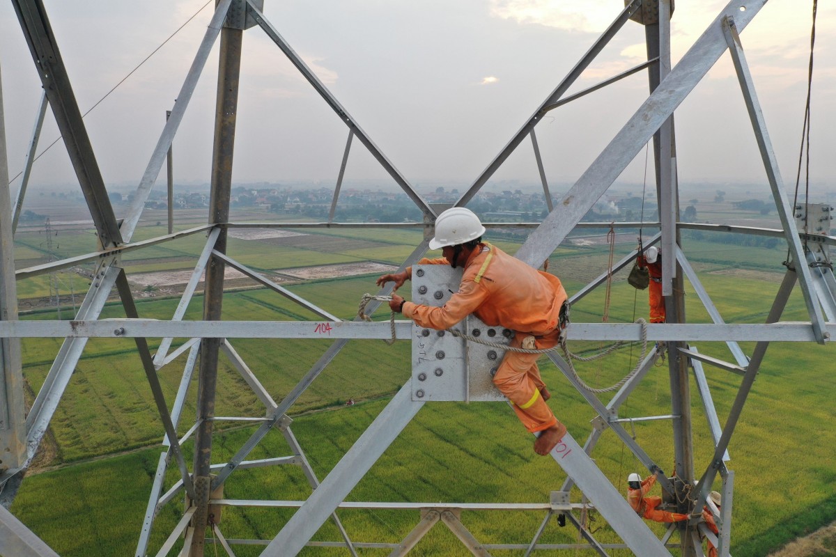 The 500kV Circuit-3 Quang Trach - Pho Noi transmission line project involves a significant construction workload