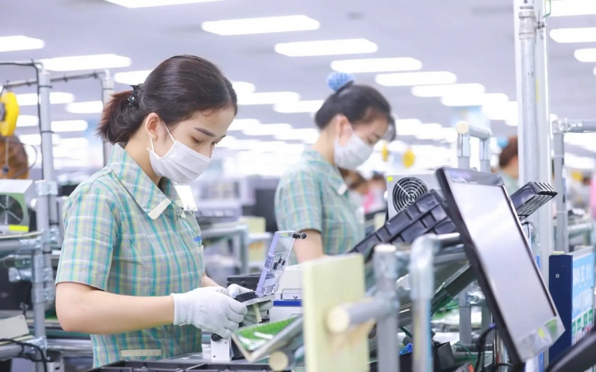 Many technology giants are planning to invest billions of USD in Vietnam in the near future