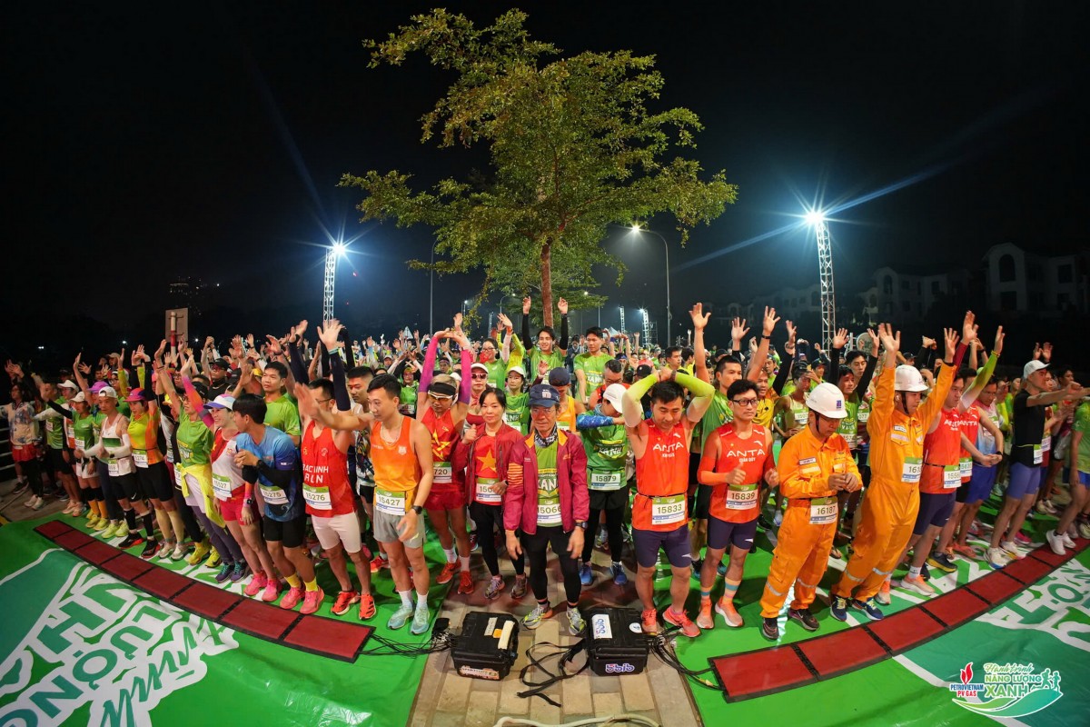 A gathering of runners around Hanoi’s West Lake