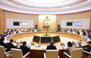 PM urges transformative approach to law-making