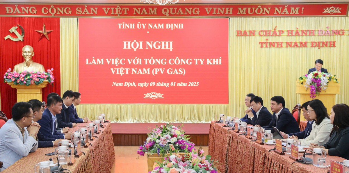 The working session between PV GAS leaders and the Nam Dinh Provincial Party Committee