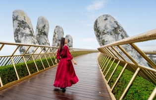 Vietnamese people spend more on overseas travel during Tet