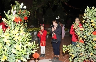 Vietnamese people in Laos preserve Tet tradition