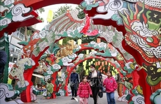 Hanoi welcomes 1 million tourists during Tet holiday