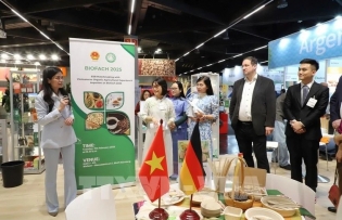 Vietnam promotes organic agricultural product trade at world's leading fair