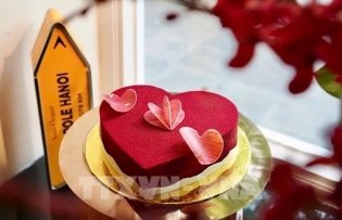 Valentine's Day room, dining packages aim to boost Hanoi tourism