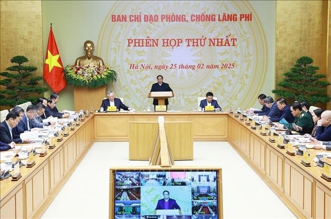 Prime Minister Pham Minh Chinh speaks at the meeting. (Photo: VNA)