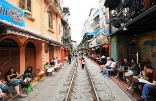 Hanoi bans tours on train street