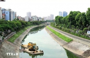 Hanoi aims to turn polluted To Lich River into green space