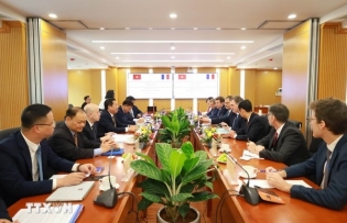 French businesses show strong interest in Vietnam's high-speed railway project: Minister