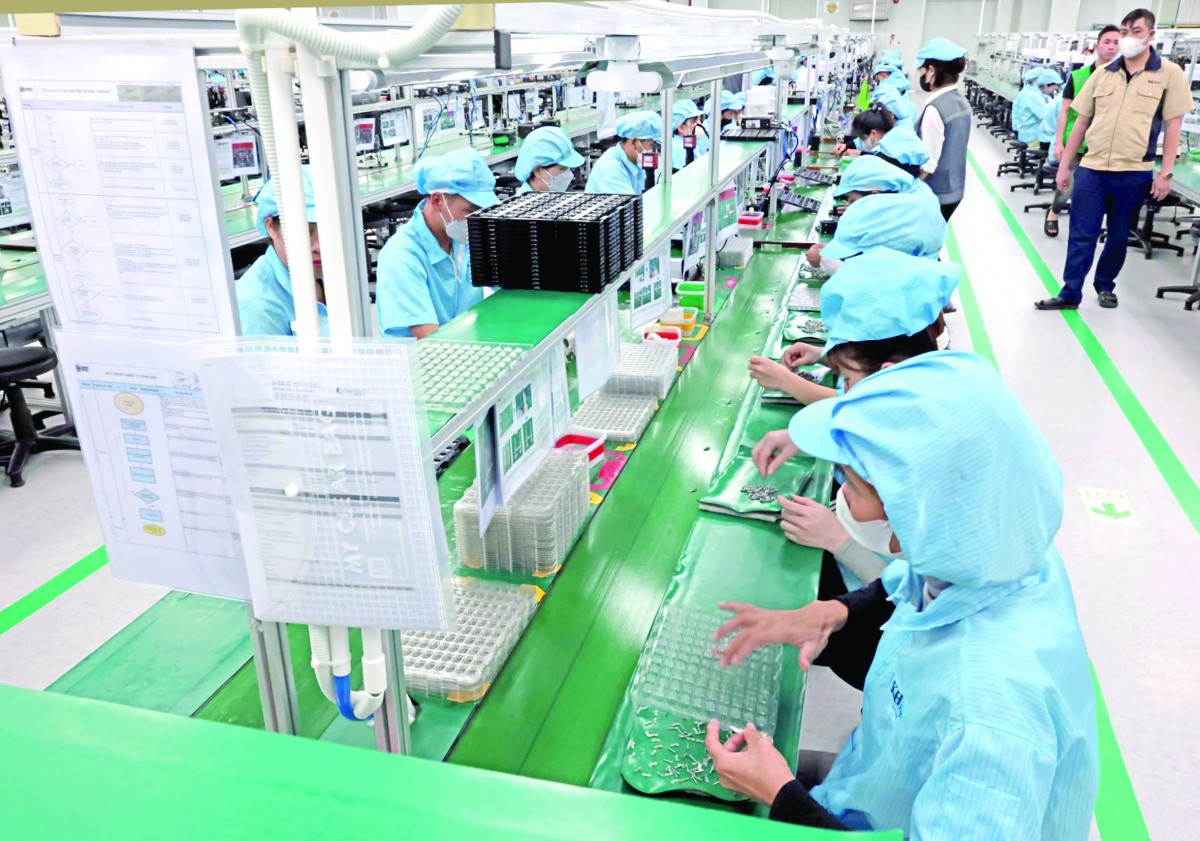 EU businesses recommend that Vietnam further improve administrative procedures Photo: VNA
