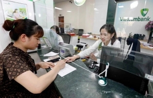 Banks ramps up share payouts to meet Basel III