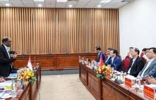 Vietnam, Singapore make efforts to enhance cooperation