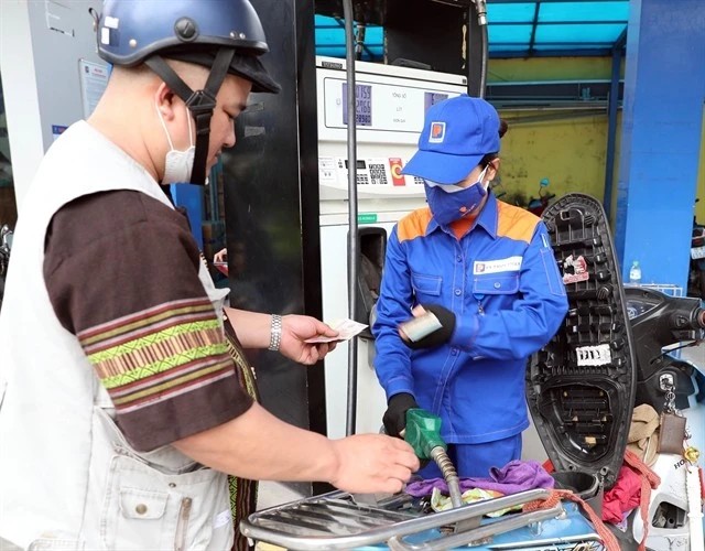 The Ministry of Finance is proposing reducing VAT on petrol products by 2% from July 1 to the end of 2026. (Photo: VNA)