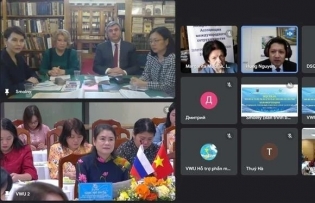 Symposium discusses ways to encourage women's engagement in science-technology