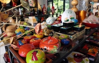 Hanoi boosts economy through craft village development