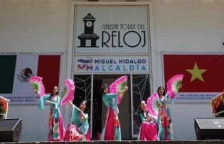 Vietnamese cultural values introduced to international friends in Mexico
