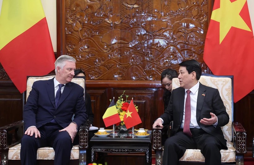 Vietnamese State President Luong Cuong (R) meets with Belgian King Philippe in Hanoi on April 1 morning. (Photo: VNA) Vietnamese State President Luong Cuong (R) meets with Belgian King Philippe in Hanoi on April 1 morning. (Photo: VNA)
