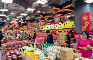 Many businesses struggle amid declining consumer demand