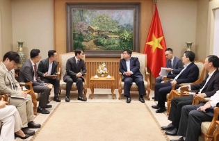 Deputy PM pledges strong support for Korean investors