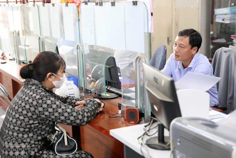 Administrative procedures are handled quickly and transparently in Thuy Van commune of Thai Thuy district, Thai Binh province. (Photo: VNA)