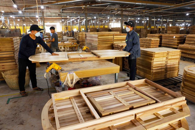 A furniture manufacturing factory in Binh Dinh province. PM Chinh said export is an important growth motive, but not the only one. (Photo: VNA)