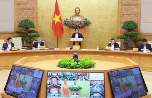 PM calls for flexible response to US tariffs, maintaining 8% growth target