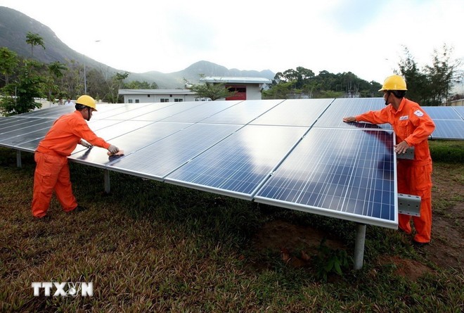 The first solar power plant in Con Dao (Ba Ria-Vung Tau province) under a project to promote solar power development in Vietnam worth 140,000 EUR out of 1 million EUR in non-refundable aid from the Spanish Government. (Photo: VNA)