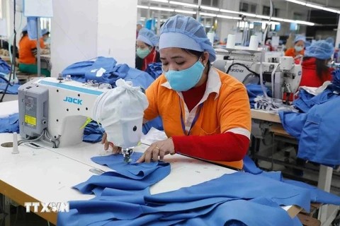 Inside Hung Viet Garment Joint Stock Company (Photo: VNA)