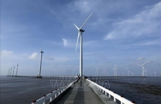 Vietnam developing wind turbine blades that align with weather conditions
