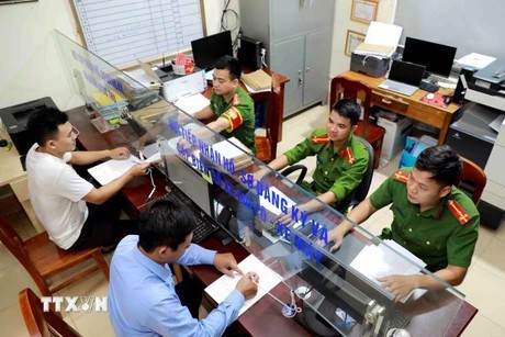 People carry out administrative procedures in Yen Duong commune, Tam Dao district, Vinh Phuc province. (Photo: VNA)